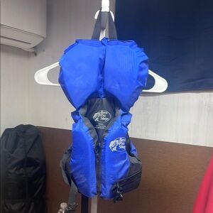 Blue Bass Pro Shops Life Vest